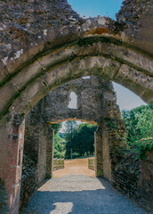Obraz premium The Restormel castle gatehouse entrance passage