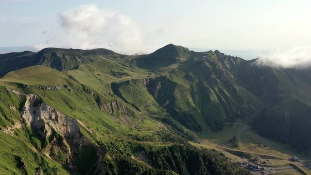 survol du puy de Sancy en Auvergne