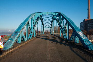 Fototapeta na wymiar Bassinbrücke über den Eisenbahnhafen in Duisburg-Ruhrort