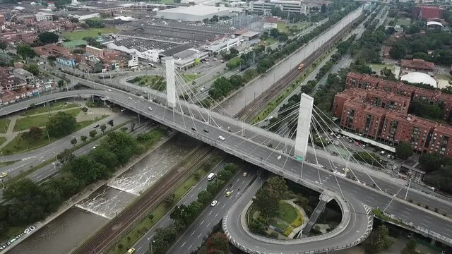Puente de la 4 Sur en Medellín Antioquia Colombia