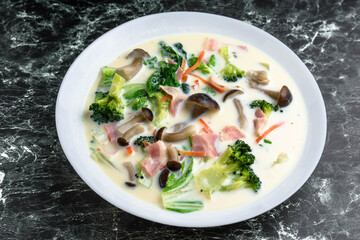 ベーコンと野菜の豆乳スープ