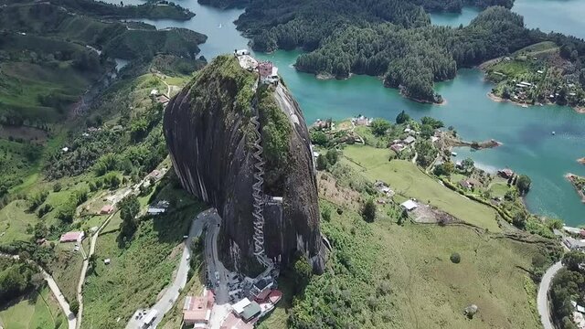 Guatap&eacute; y Piedra del Pe&ntilde;ol