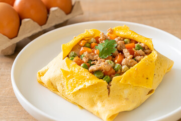 egg wrap or stuffed egg with minced pork and vegetable