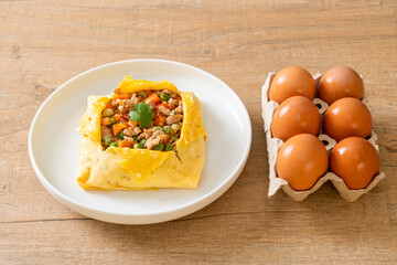 egg wrap or stuffed egg with minced pork and vegetable