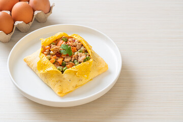 egg wrap or stuffed egg with minced pork and vegetable