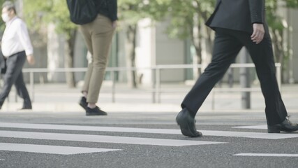 Obraz premium 群衆・歩く人・横断歩道・東京駅