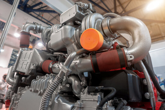 Water-cooled, 6-cylinder inline engine for agricultural Machinery