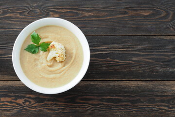 Creamy roasted cauliflower soup