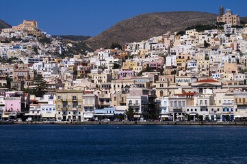 Fototapeta na wymiar Panoramic view of the town of Hermoupoli in the Greek island of Syros, April 9 2006.