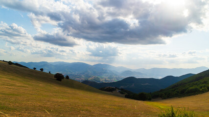 Vista lungo il sentiero 109AG da Poggio San Romualdo a Castelletta