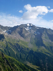 Obraz na płótnie Canvas Stubai high-altitude hiking trail, lap 5 in Tyrol, Austria