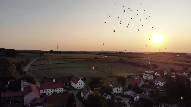 Fliegende Luftballons