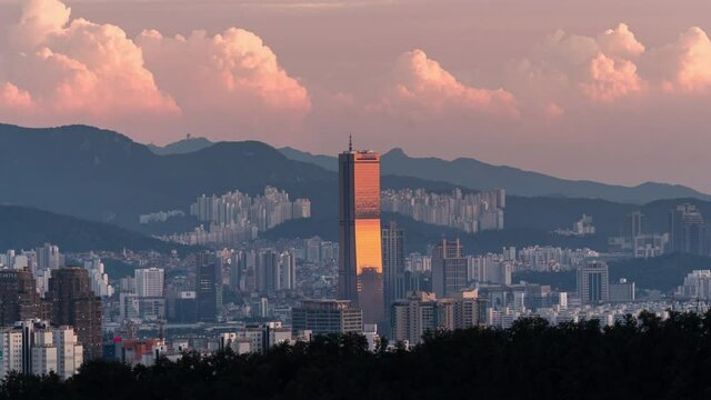 Beautiful view Gold building 63 at Seoul,City skyline in South Korea.Zoom in