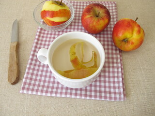 Apple skin tea, brewed tea made from apple peel