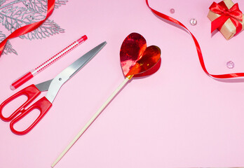 Happy Valentine's Day diy pencil toy step by step. step nine ready-made volumetric heart dressed on a stick or pencil