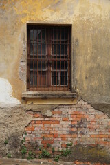 Fototapeta na wymiar old house in Monte Belo do Sul, 