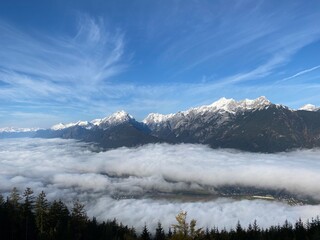 Schwaz Pillberg im Herbst, Nebel über dem Inntal mit Blickrichtung Innsbruck