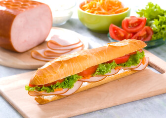 sandwich  de frios, na baguete 