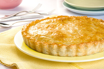 Torta salgada inteira