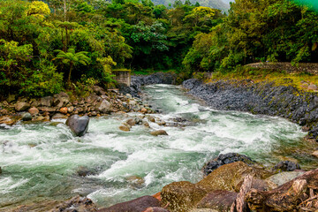 Fototapeta premium Rio, Ecuador, Baños