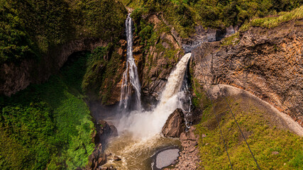 Obraz na płótnie Canvas Cascada de Agoyán en Baños, Ecuador