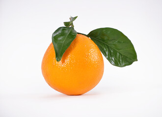 arancia siciliana con foglia