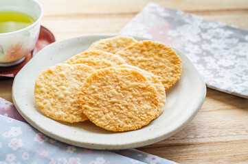 うす焼きせんべい