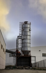 Metal storage tanks