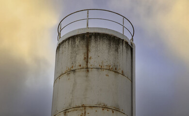 Metal storage tanks