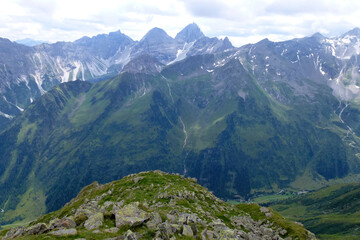 Fototapeta premium Stubai high-altitude hiking trail, lap 8 in Tyrol, Austria