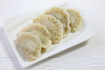 Pierogi z grzybami i kapustą - tradycyjne polskie danie wigilijne