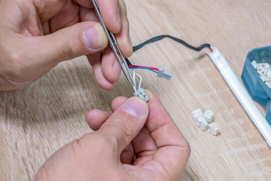 Replacing high voltage lamp of backlight lcd monitor.