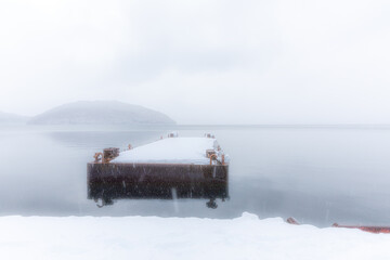 降雪時の浮き桟橋