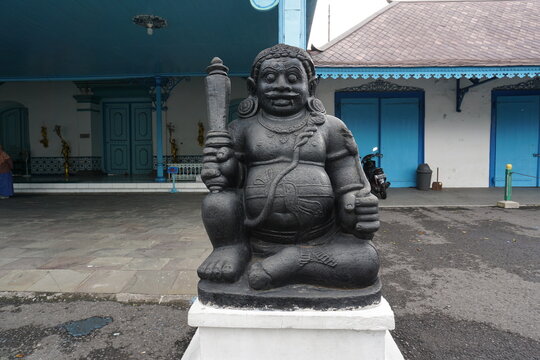 Surakarta, Indonesia- 04 November 2020; Doorman statue of Dwarapala in Surakarta Hadiningkrat palace, Surakarta, Central Java. Indonesia