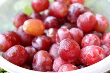 bowl of red grapes