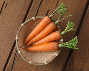 　葉付にんじん　　ミニキャロット　