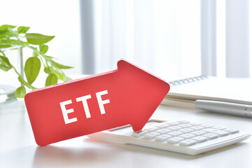 ＥＴＦ　電卓　ノート　ペン
