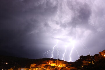 RAYO SOBRE SANTA CATALINA