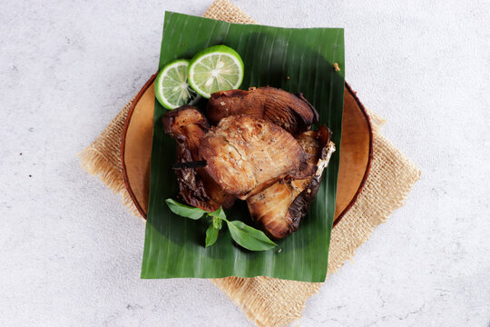 Ikan panggang or ikan manyung asap is ariidae fish preserved by fumigation. Smoked ariidae fish sell in the traditional market in Indonesia. It's can be processed into a variety of delicious foods.