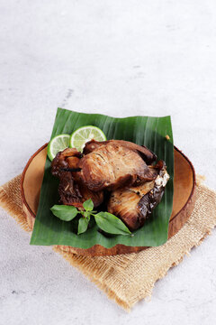 Ikan panggang or ikan manyung asap is ariidae fish preserved by fumigation. Smoked ariidae fish sell in the traditional market in Indonesia. It's can be processed into a variety of delicious foods.