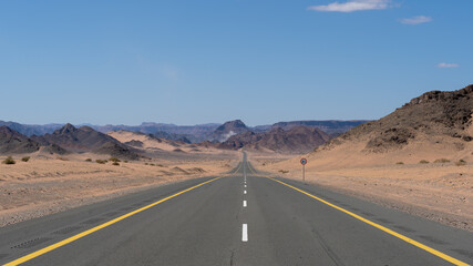 Fototapeta na wymiar road in the desert, Al Ala, Saudi Arabia