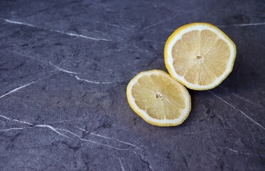 Sliced ​​lemon