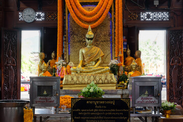 Samut Sakhon, Thailand / September 13, 2020 : Wat Krok Krak, It is an old temple almost 200 years old.. - obrazy, fototapety, plakaty