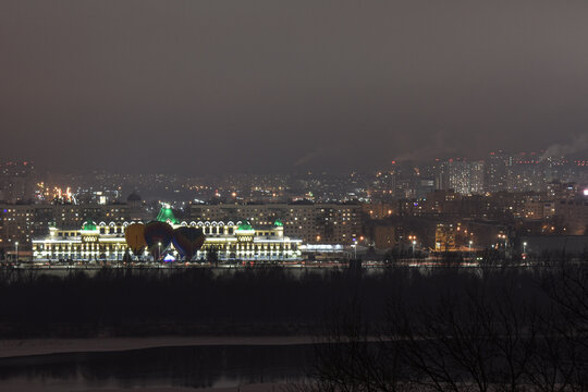 balloons over the night city
