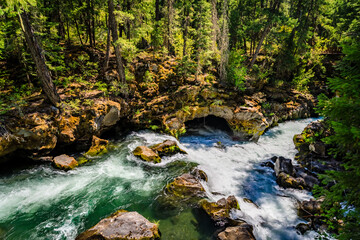Natural bridge Rogue River in Prospect Oregon