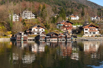Fototapeta na wymiar Wolfgangsee lake near Salzburg late autumn