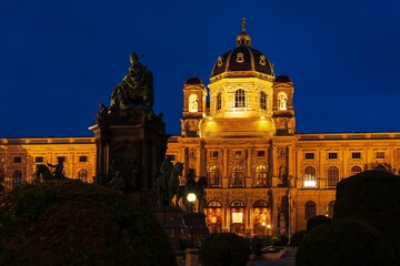 Fototapeta na wymiar Facade of Kunsthistorisches Museum at night, Vienna, Austria