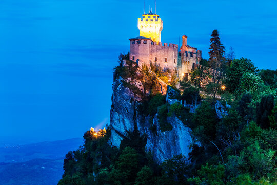Cesta Tower on cliff at night