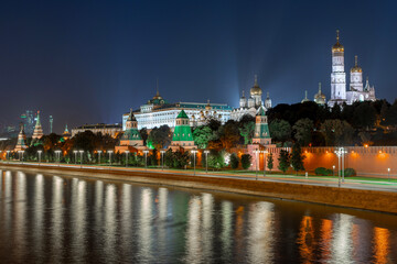 Fototapeta na wymiar Kremlin embankment and wall in Moscow city by night