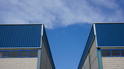 Obraz premium facade detail from industrial building rooftop